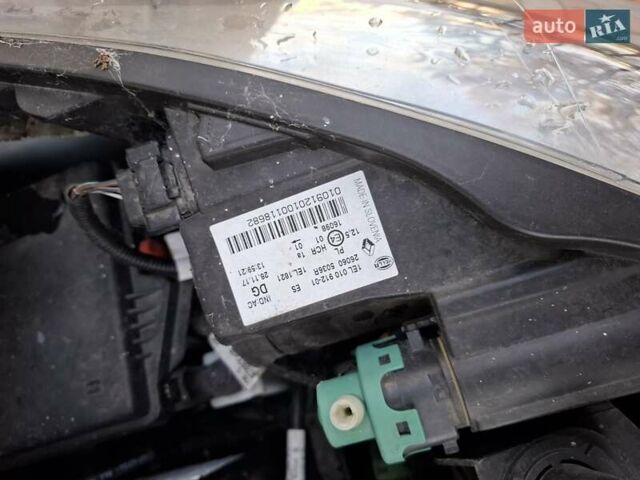 Белый Рено Зое, объемом двигателя 0 л и пробегом 129 тыс. км за 8700 $, фото 48 на Automoto.ua