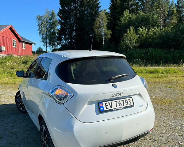 Білий Рено Зое, об'ємом двигуна 0 л та пробігом 73 тис. км за 6200 $, фото 8 на Automoto.ua