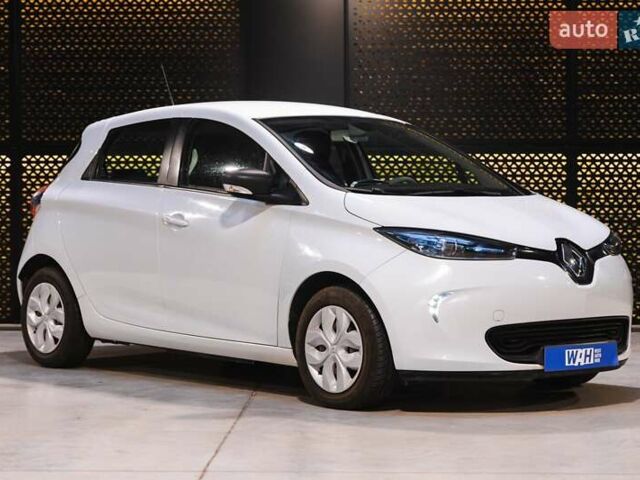 Белый Рено Зое, объемом двигателя 0 л и пробегом 18 тыс. км за 10300 $, фото 3 на Automoto.ua