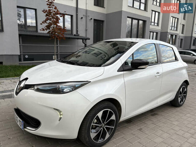 Белый Рено Зое, объемом двигателя 0 л и пробегом 44 тыс. км за 9999 $, фото 1 на Automoto.ua