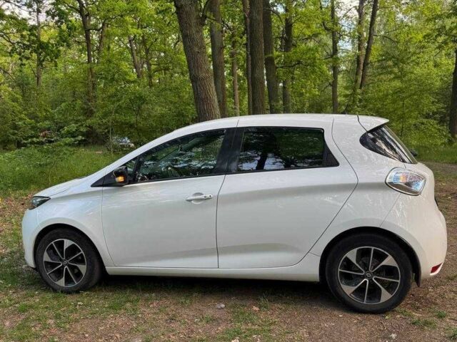 Белый Рено Зое, объемом двигателя 0 л и пробегом 51 тыс. км за 9999 $, фото 17 на Automoto.ua