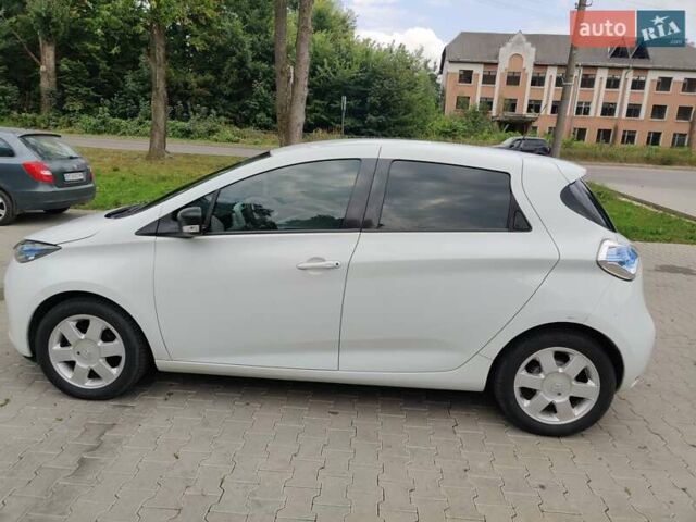 Белый Рено Зое, объемом двигателя 0 л и пробегом 190 тыс. км за 9300 $, фото 7 на Automoto.ua