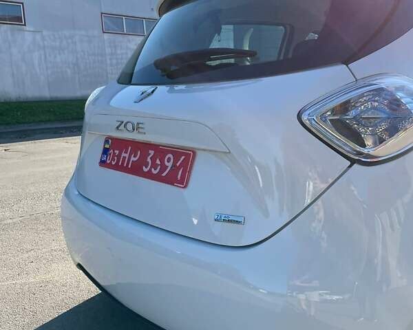 Белый Рено Зое, объемом двигателя 0 л и пробегом 160 тыс. км за 8200 $, фото 10 на Automoto.ua
