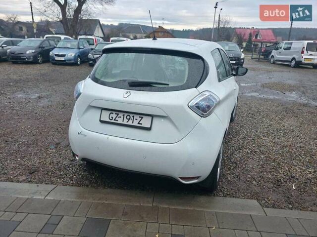 Белый Рено Зое, объемом двигателя 0 л и пробегом 85 тыс. км за 7999 $, фото 10 на Automoto.ua