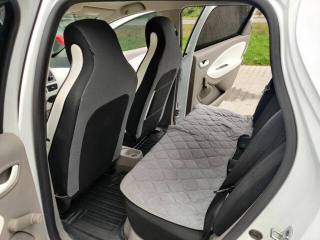 Білий Рено Зое, об'ємом двигуна 0 л та пробігом 190 тис. км за 8500 $, фото 7 на Automoto.ua