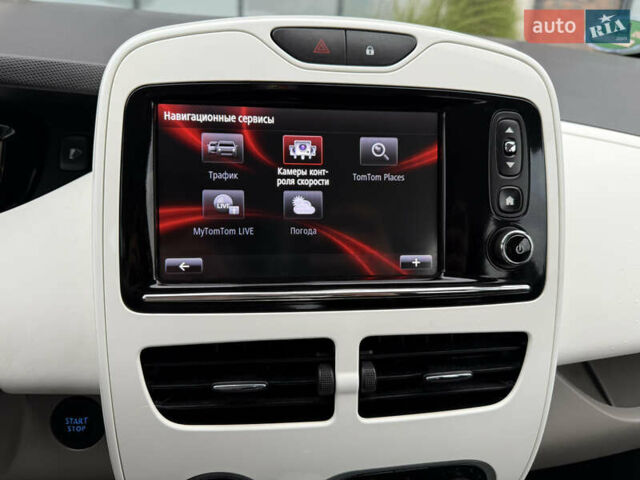 Белый Рено Зое, объемом двигателя 0 л и пробегом 127 тыс. км за 9200 $, фото 57 на Automoto.ua