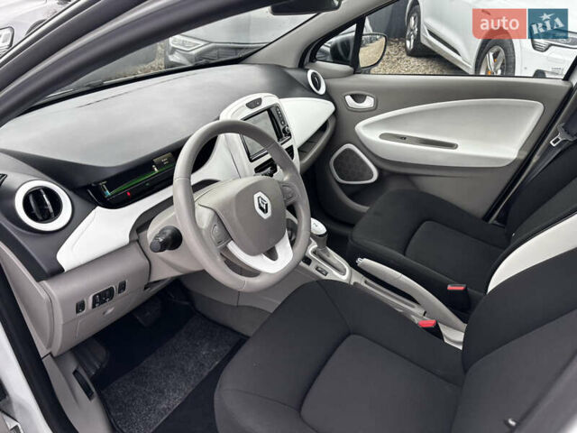 Білий Рено Зое, об'ємом двигуна 0 л та пробігом 23 тис. км за 8850 $, фото 13 на Automoto.ua
