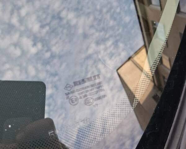 Белый Рено Зое, объемом двигателя 0 л и пробегом 129 тыс. км за 8700 $, фото 56 на Automoto.ua