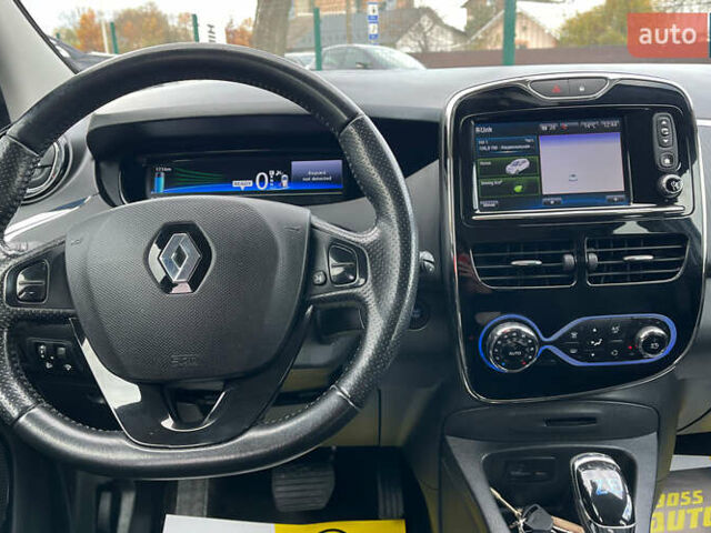 Белый Рено Зое, объемом двигателя 0 л и пробегом 140 тыс. км за 9300 $, фото 8 на Automoto.ua