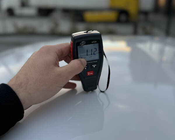 Белый Рено Зое, объемом двигателя 0 л и пробегом 75 тыс. км за 9900 $, фото 50 на Automoto.ua