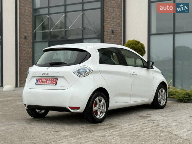Белый Рено Зое, объемом двигателя 0 л и пробегом 127 тыс. км за 9200 $, фото 10 на Automoto.ua