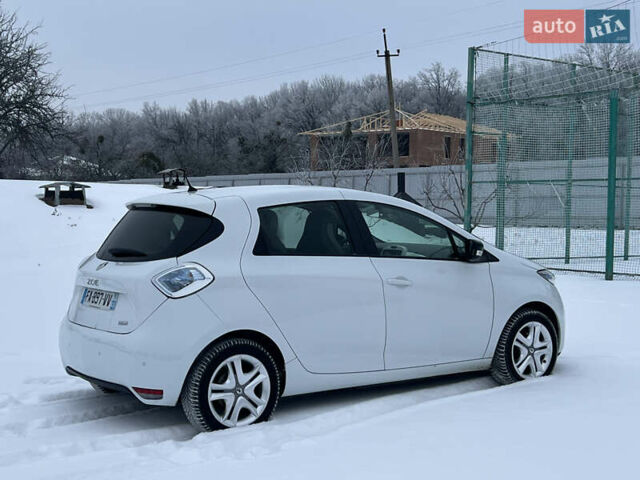 Білий Рено Зое, об'ємом двигуна 0 л та пробігом 70 тис. км за 10900 $, фото 5 на Automoto.ua