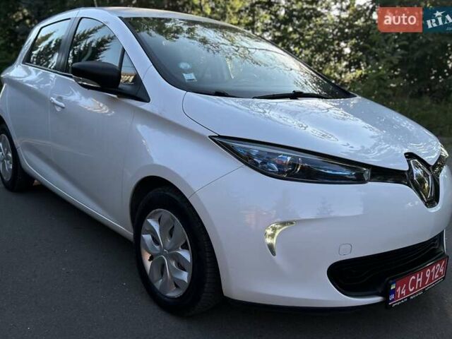 Белый Рено Зое, объемом двигателя 0 л и пробегом 16 тыс. км за 9287 $, фото 13 на Automoto.ua