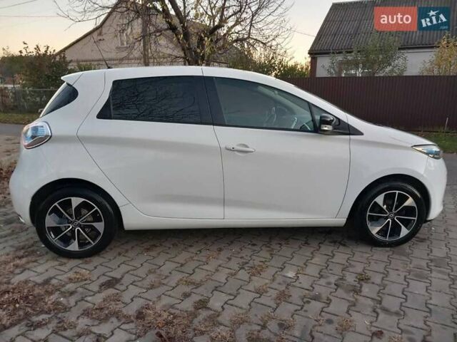 Белый Рено Зое, объемом двигателя 0 л и пробегом 39 тыс. км за 10900 $, фото 5 на Automoto.ua