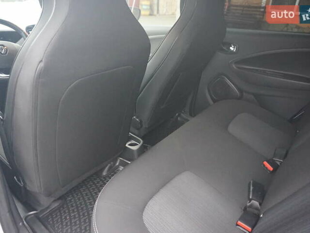 Білий Рено Зое, об'ємом двигуна 0 л та пробігом 37 тис. км за 10777 $, фото 50 на Automoto.ua