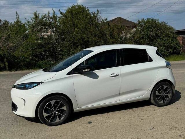 Белый Рено Зое, объемом двигателя 0 л и пробегом 51 тыс. км за 9999 $, фото 5 на Automoto.ua