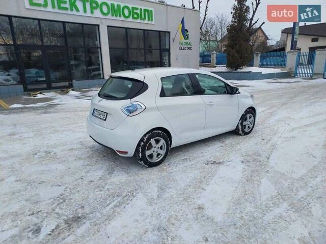 Білий Рено Зое, об'ємом двигуна 0 л та пробігом 94 тис. км за 10300 $, фото 3 на Automoto.ua