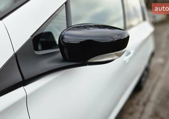 Белый Рено Зое, объемом двигателя 0 л и пробегом 71 тыс. км за 9550 $, фото 25 на Automoto.ua