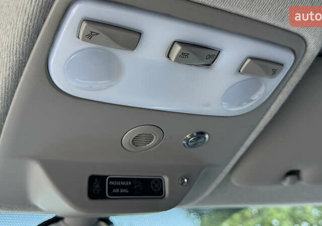 Белый Рено Зое, объемом двигателя 0 л и пробегом 125 тыс. км за 9900 $, фото 30 на Automoto.ua