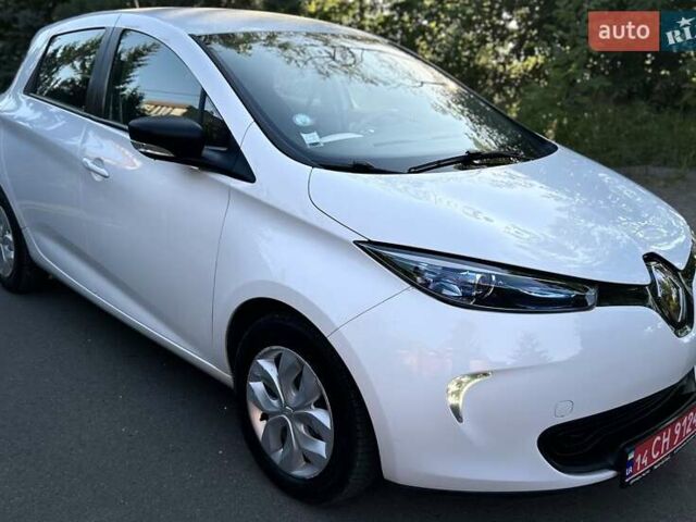 Белый Рено Зое, объемом двигателя 0 л и пробегом 16 тыс. км за 9287 $, фото 8 на Automoto.ua