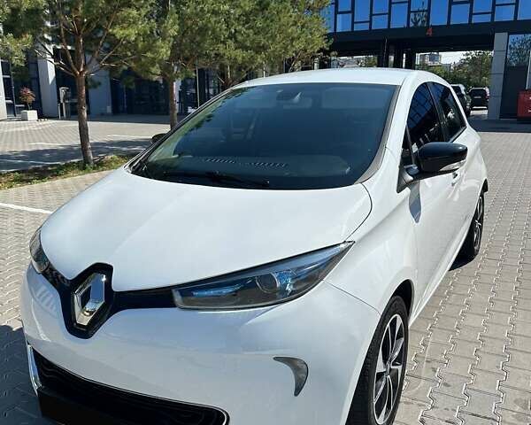 Білий Рено Зое, об'ємом двигуна 0 л та пробігом 41 тис. км за 11500 $, фото 4 на Automoto.ua