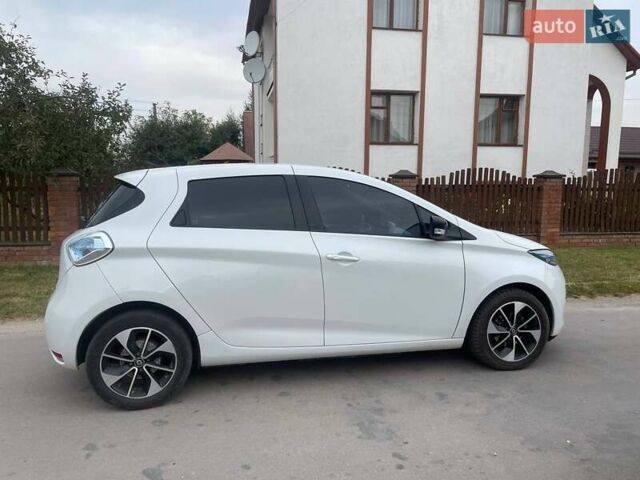 Белый Рено Зое, объемом двигателя 0 л и пробегом 58 тыс. км за 11840 $, фото 11 на Automoto.ua