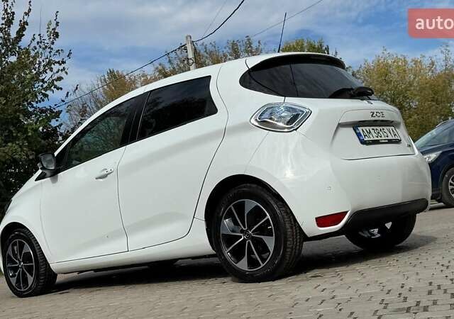 Белый Рено Зое, объемом двигателя 0 л и пробегом 157 тыс. км за 8700 $, фото 21 на Automoto.ua