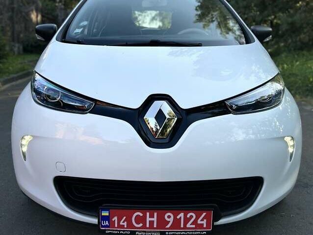 Белый Рено Зое, объемом двигателя 0 л и пробегом 16 тыс. км за 9287 $, фото 3 на Automoto.ua