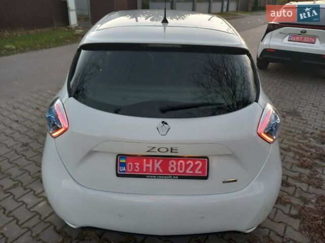 Белый Рено Зое, объемом двигателя 0 л и пробегом 39 тыс. км за 10900 $, фото 9 на Automoto.ua