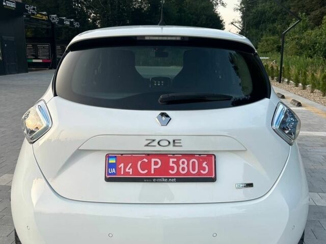 Белый Рено Зое, объемом двигателя 0 л и пробегом 44 тыс. км за 11389 $, фото 1 на Automoto.ua