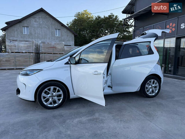 Белый Рено Зое, объемом двигателя 0 л и пробегом 51 тыс. км за 10800 $, фото 32 на Automoto.ua