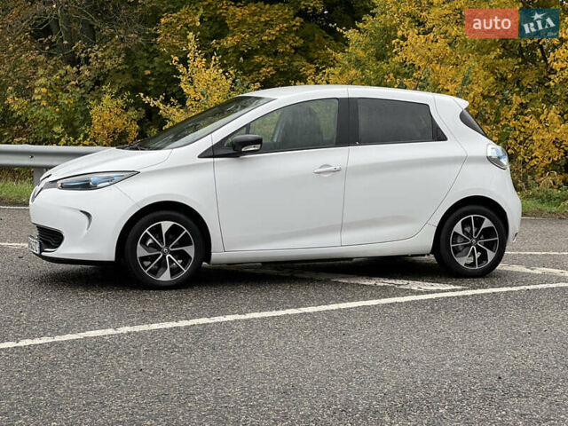 Белый Рено Зое, объемом двигателя 0 л и пробегом 150 тыс. км за 8800 $, фото 4 на Automoto.ua