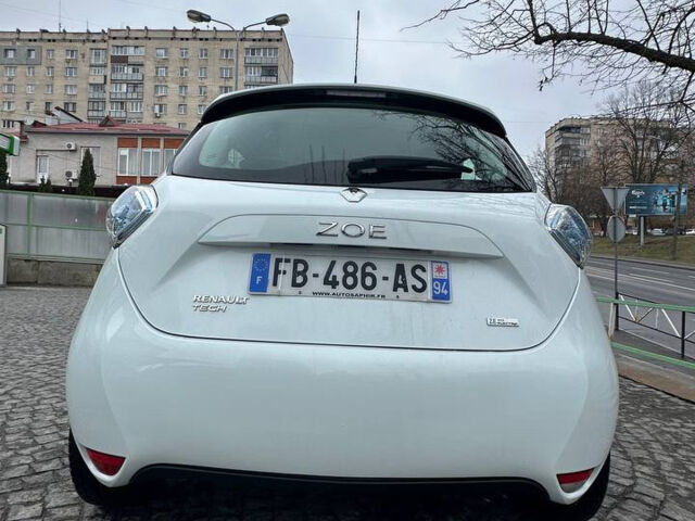 Белый Рено Зое, объемом двигателя 0 л и пробегом 114 тыс. км за 8200 $, фото 20 на Automoto.ua