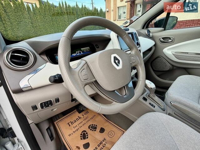 Белый Рено Зое, объемом двигателя 0 л и пробегом 41 тыс. км за 10499 $, фото 24 на Automoto.ua