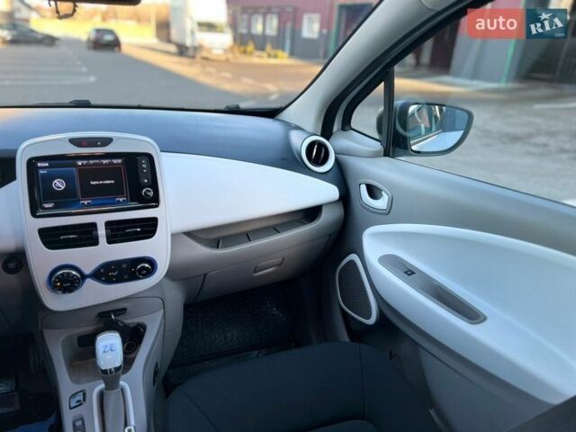 Белый Рено Зое, объемом двигателя 0 л и пробегом 127 тыс. км за 8900 $, фото 35 на Automoto.ua