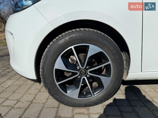 Білий Рено Зое, об'ємом двигуна 0 л та пробігом 39 тис. км за 9900 $, фото 13 на Automoto.ua