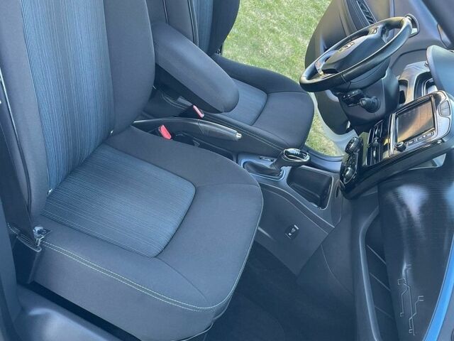 Білий Рено Зое, об'ємом двигуна 0 л та пробігом 83 тис. км за 8500 $, фото 5 на Automoto.ua