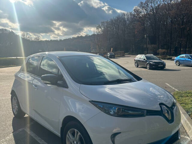 Білий Рено Зое, об'ємом двигуна 0 л та пробігом 106 тис. км за 9000 $, фото 3 на Automoto.ua