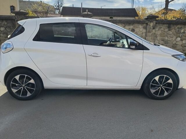 Белый Рено Зое, объемом двигателя 0 л и пробегом 42 тыс. км за 9500 $, фото 7 на Automoto.ua