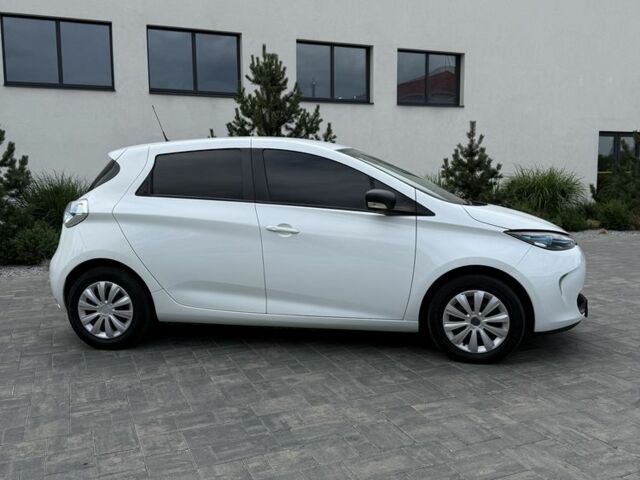 Білий Рено Зое, об'ємом двигуна 0 л та пробігом 165 тис. км за 8450 $, фото 6 на Automoto.ua