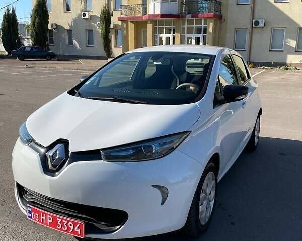 Белый Рено Зое, объемом двигателя 0 л и пробегом 160 тыс. км за 8200 $, фото 4 на Automoto.ua