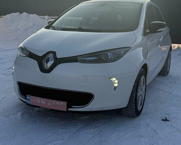 Белый Рено Зое, объемом двигателя 0 л и пробегом 143 тыс. км за 8950 $, фото 8 на Automoto.ua