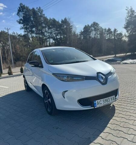 Белый Рено Зое, объемом двигателя 0 л и пробегом 27 тыс. км за 8900 $, фото 4 на Automoto.ua