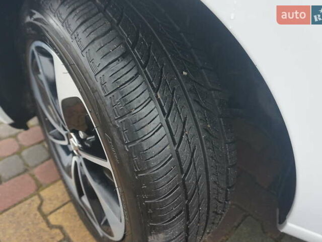 Білий Рено Зое, об'ємом двигуна 0 л та пробігом 37 тис. км за 10777 $, фото 69 на Automoto.ua