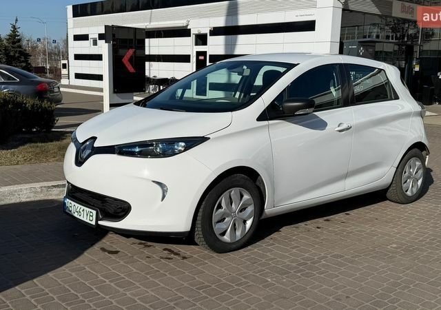 Білий Рено Зое, об'ємом двигуна 0 л та пробігом 67 тис. км за 9200 $, фото 1 на Automoto.ua