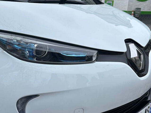 Белый Рено Зое, объемом двигателя 0 л и пробегом 114 тыс. км за 8200 $, фото 29 на Automoto.ua