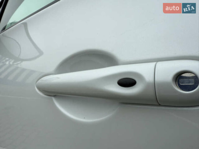 Білий Рено Зое, об'ємом двигуна 0 л та пробігом 56 тис. км за 9800 $, фото 9 на Automoto.ua