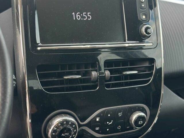 Білий Рено Зое, об'ємом двигуна 0 л та пробігом 215 тис. км за 8999 $, фото 13 на Automoto.ua