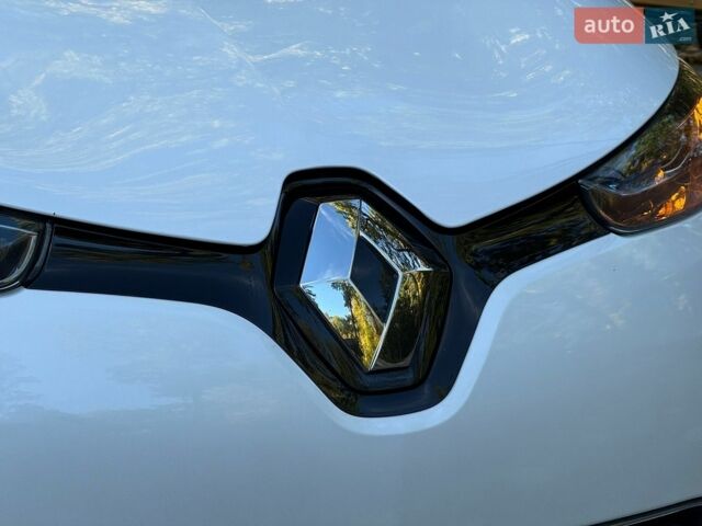 Белый Рено Зое, объемом двигателя 0 л и пробегом 95 тыс. км за 11299 $, фото 33 на Automoto.ua