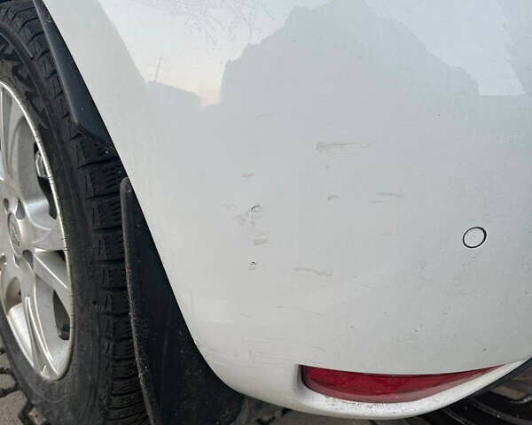 Белый Рено Зое, объемом двигателя 0 л и пробегом 99 тыс. км за 9500 $, фото 5 на Automoto.ua